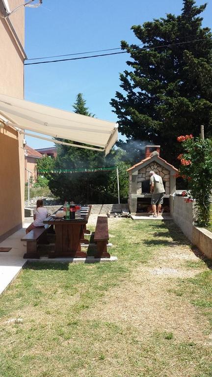 Njofra Banj Apartment Bagian luar foto