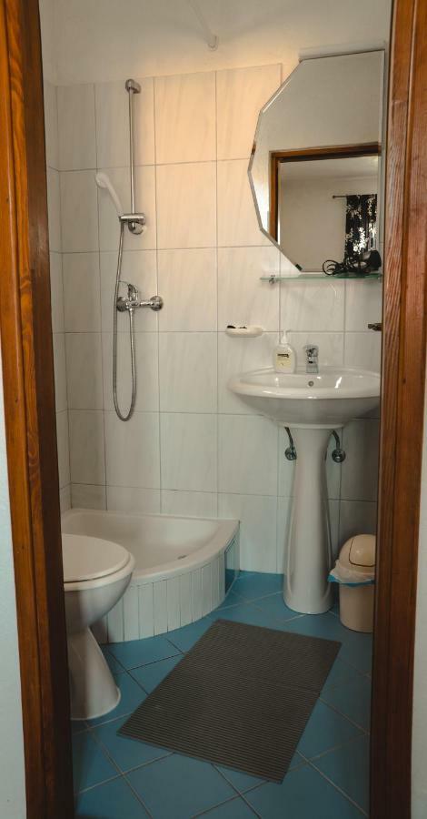 Njofra Banj Apartment Bagian luar foto